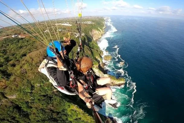Paragliding Uluwatu